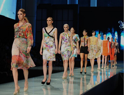 服裝界雙珠璀璨綻放——2015大連國際服裝節(jié)與面輔料紗線展圓滿舉行